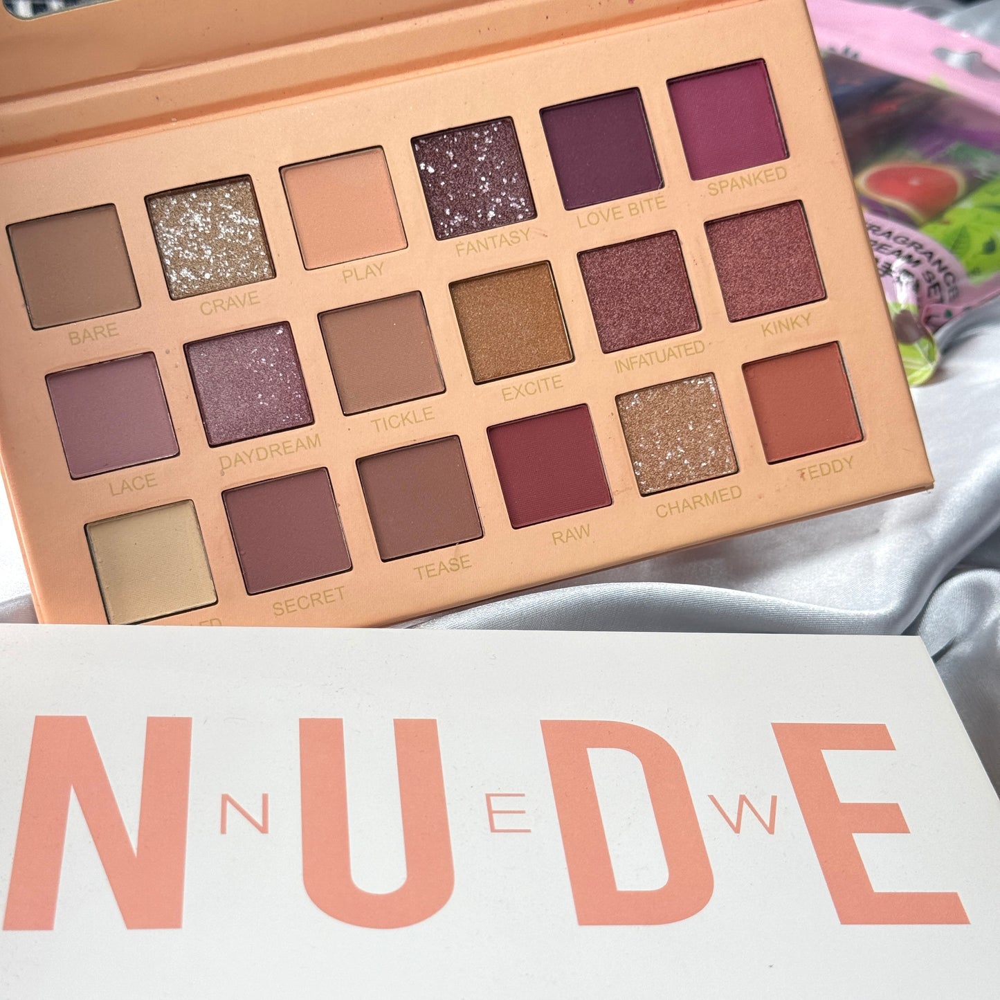 Nude Eyeshadow (NEW)