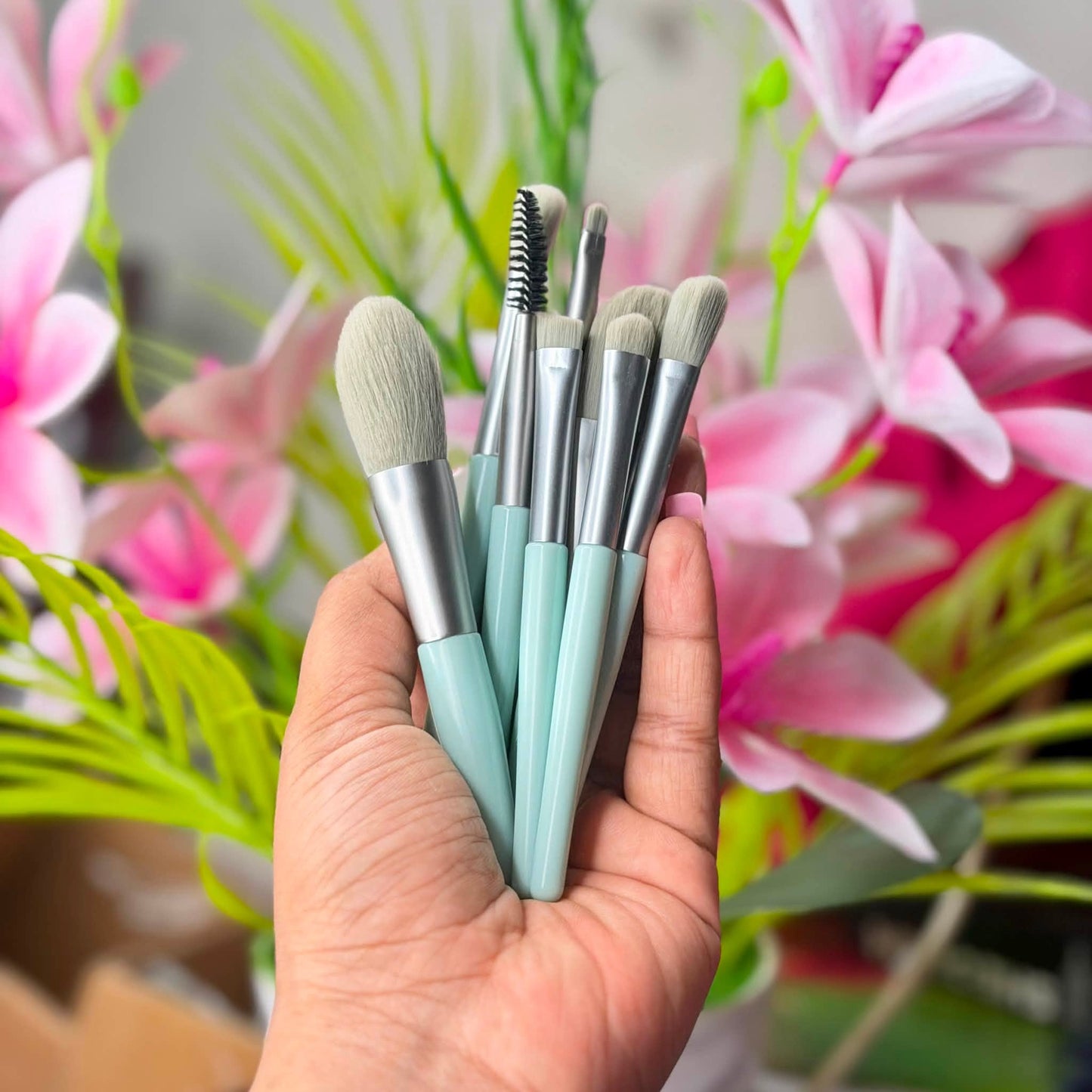 Soft Bristle Mini Brush Set – 8 Pcs - Free Zipper Bag