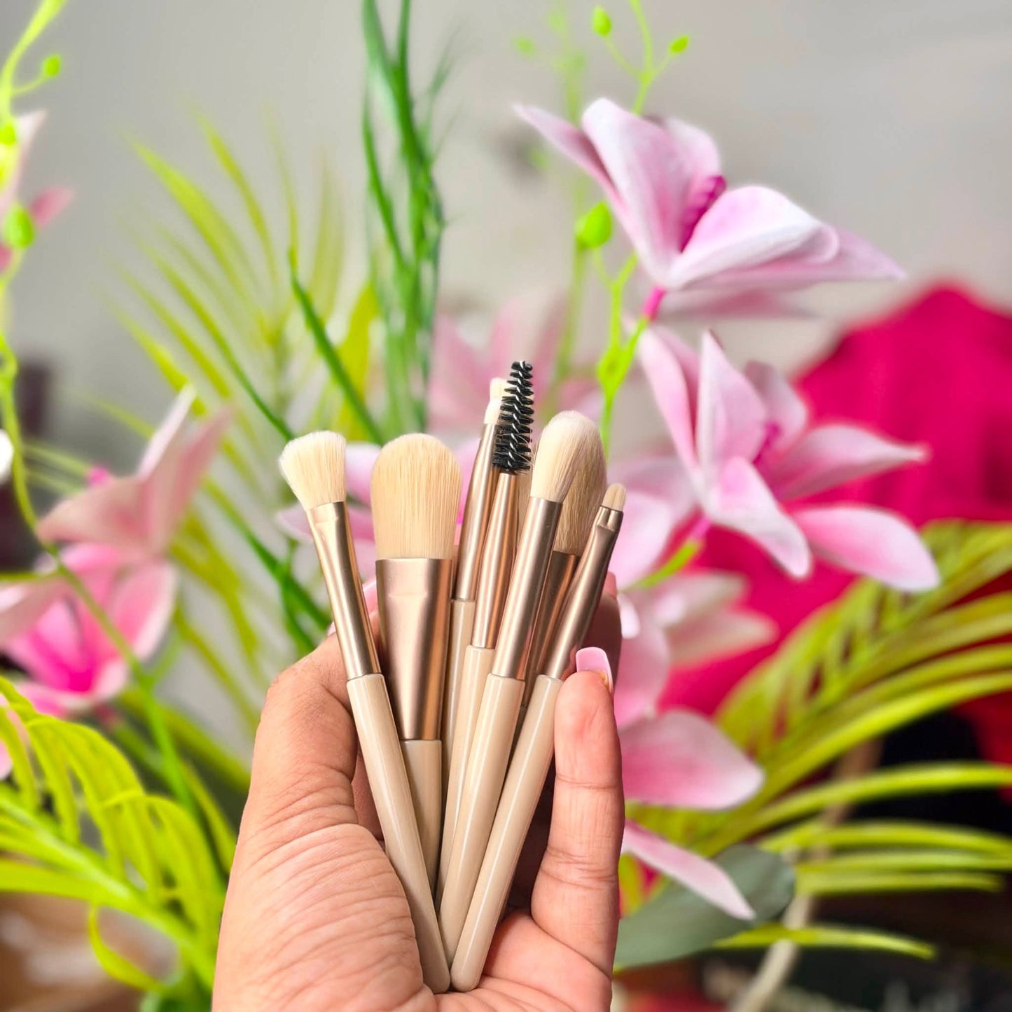 Soft Bristle Mini Brush Set – 8 Pcs - Free Zipper Bag