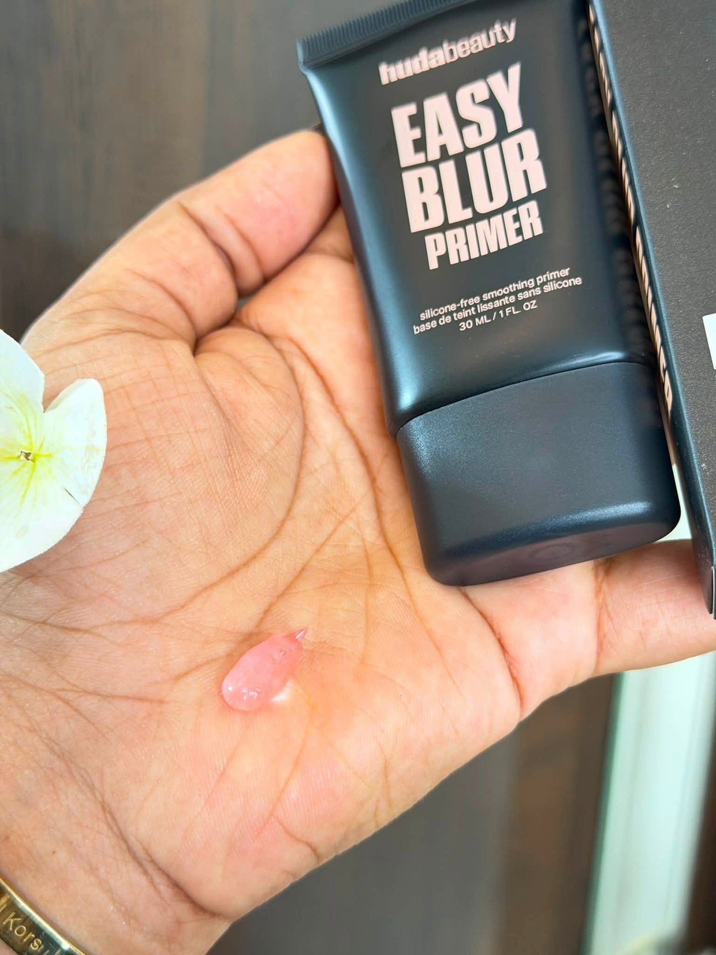 Huda Beauty Easy Blur – Silicone-Free Smoothing & Pore-Minimizing Primer 30ml