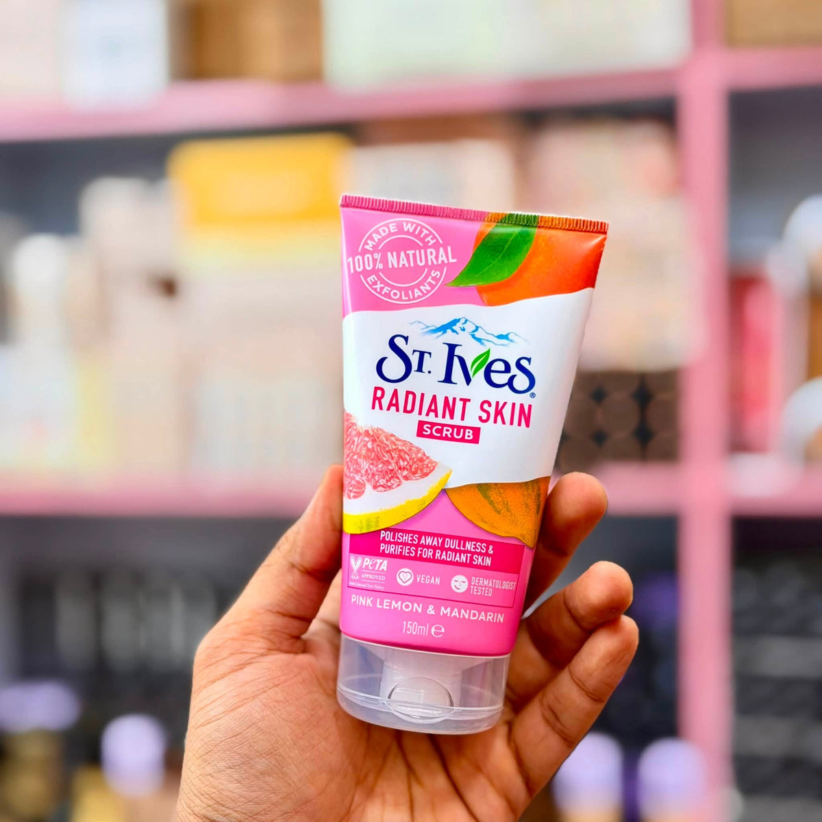 St. Ives Radiant Skin Scrub Pink Lemon & Mandarin Orange – Polishes Away Dullness & Purifies for Radiant Skin 150ml