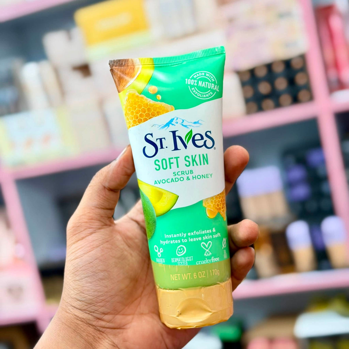 St. Ives Soft Skin Scrub – Avocado & Honey 170g